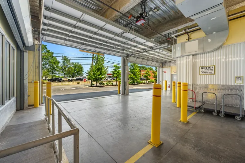 indoor unloading bay